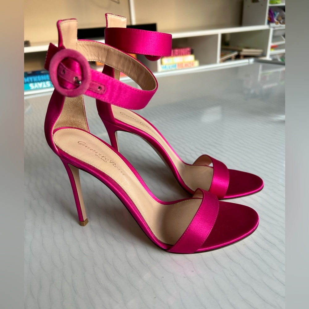 Gianvito Rossi Portofino 105 Sandals